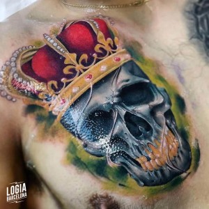 tatuaje_pecho_calavera_corona_logiabarcelona_arko_13